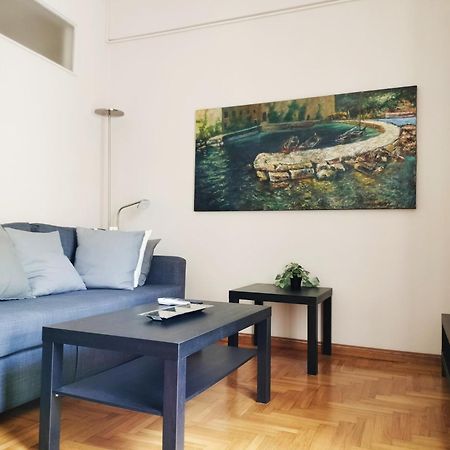 Koukaki Cozy Apartment 5 Minutes To Metro アテネ エクステリア 写真