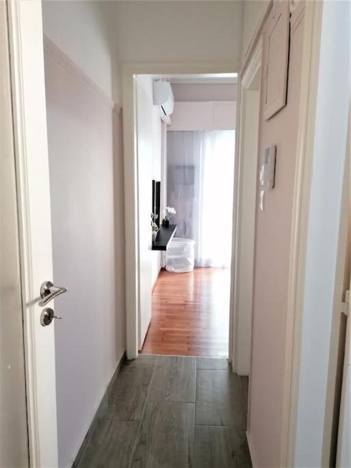 Koukaki Cozy Apartment 5 Minutes To Metro アテネ エクステリア 写真