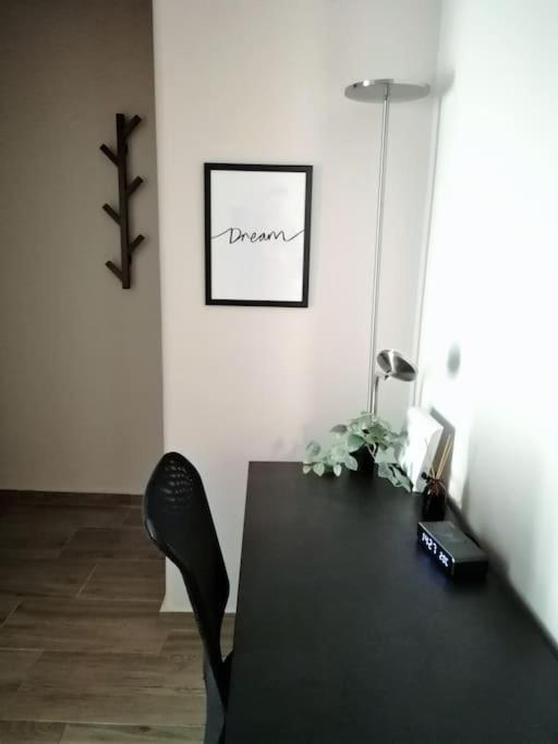 Koukaki Cozy Apartment 5 Minutes To Metro アテネ エクステリア 写真